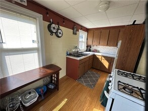 45 Ledward Ave in Westerly, RI - Building Photo - Building Photo