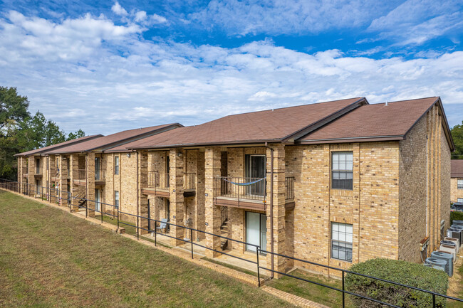 Chevy Chase Apartments in Nacogdoches, TX - Building Photo - Building Photo