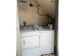 4341 Riverside Dr in Coral Springs, FL - Building Photo - Building Photo