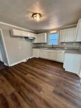 3707 Powell Ave in Louisville, KY - Foto de edificio - Building Photo