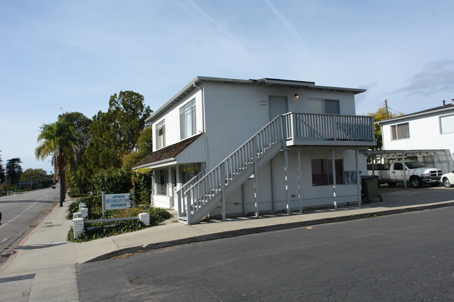 Foothill Courtyard in San Luis Obispo, CA - Building Photo - Building Photo