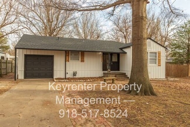 property at 2527 S Oswego Ave