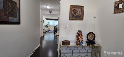 39 Periwinkle Dr in Monroe Township, NJ - Building Photo - Building Photo