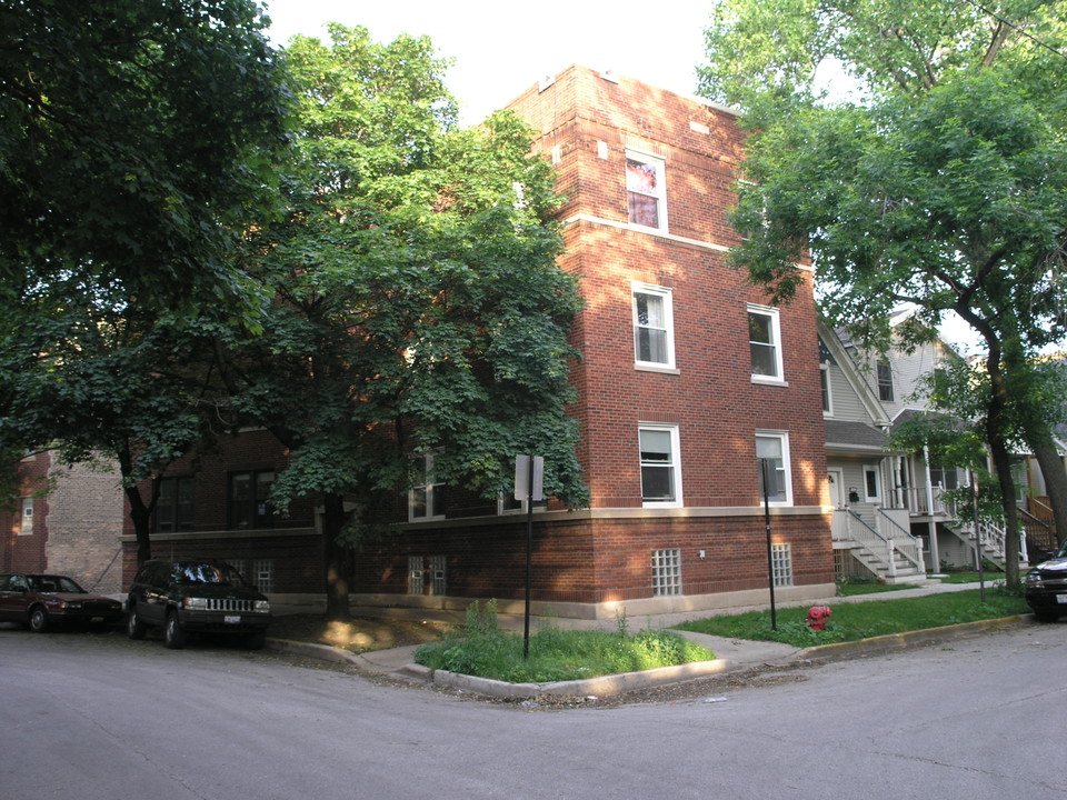 Multi-Family Bldg in Chicago, IL - Building Photo