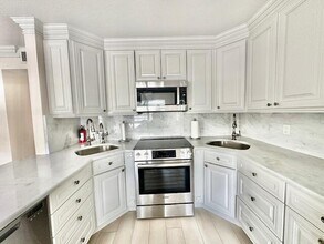 2091 Yarmouth E in Boca Raton, FL - Building Photo - Building Photo