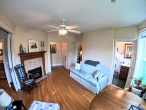 15 Parley Ave, Unit 1 in Boston, MA - Foto de edificio - Building Photo