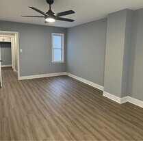 409 Jefferson Ave in Bristol, PA - Building Photo