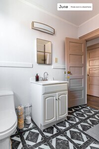 123 Washington St photo'