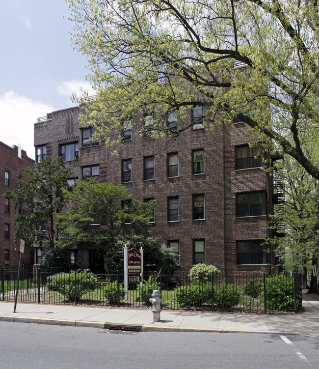 Munn Chester Garden Apartments in East Orange, NJ - Building Photo - Building Photo