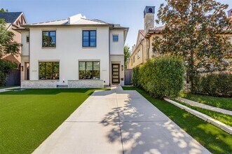 3441 Granada Ave in Dallas, TX - Building Photo - Building Photo