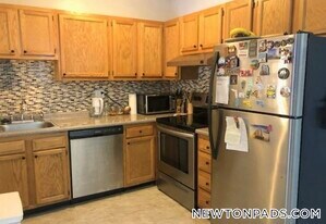 175 Adams St, Unit 43 in Newton, MA - Building Photo