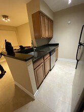2820 N Oakland Forest Dr in Oakland Park, FL - Building Photo - Building Photo