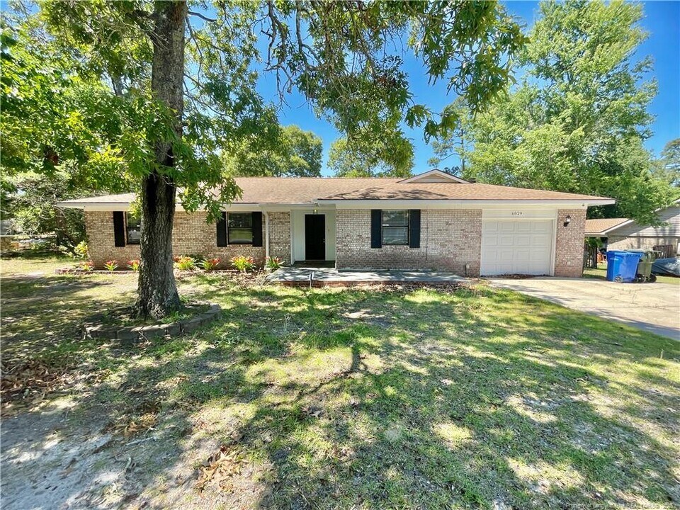 6829 Timbercroft Ln in Fayetteville, NC - Building Photo