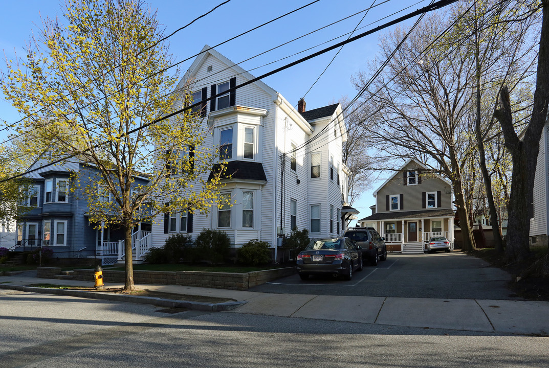 90 Alder St in Waltham, MA - Foto de edificio