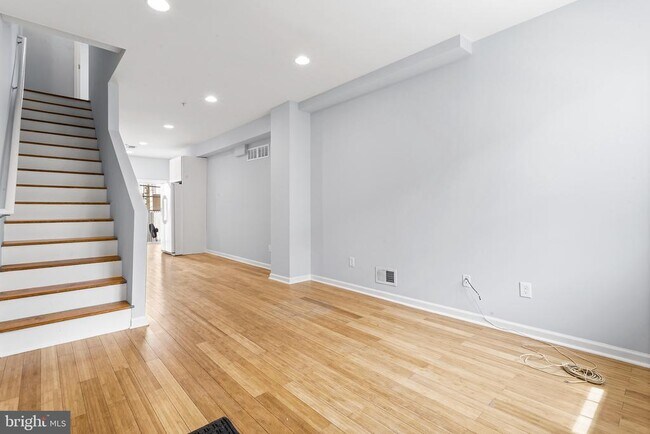 2139 Latona St in Philadelphia, PA - Building Photo - Building Photo