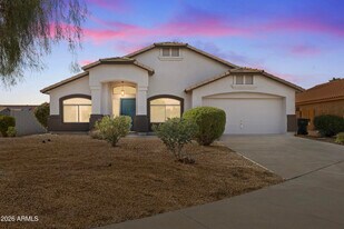 4 N 163rd Ln in Goodyear, AZ - Building Photo
