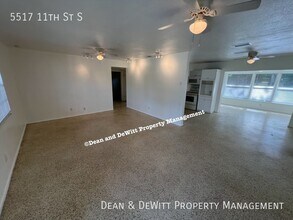 5517 11th St S in St. Petersburg, FL - Building Photo - Building Photo