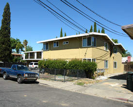 Haller Court Apartments in Concord, CA - Building Photo - Building Photo