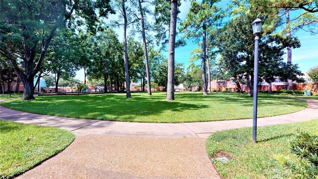 12608 Rip Van Winkle Dr in Houston, TX - Building Photo - Building Photo