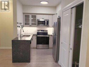 54-254 Koda St in Barrie, ON - Building Photo - Building Photo