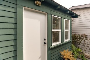 126 Franklin Ct in Glendale, CA - Building Photo