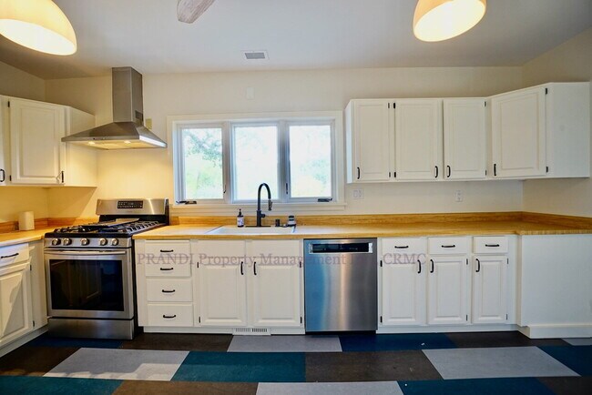 61 Hickory Rd in Fairfax, CA - Building Photo - Building Photo