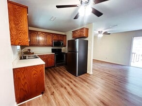 112 Ballygar St, Unit G in Clarksville, TN - Foto de edificio - Building Photo