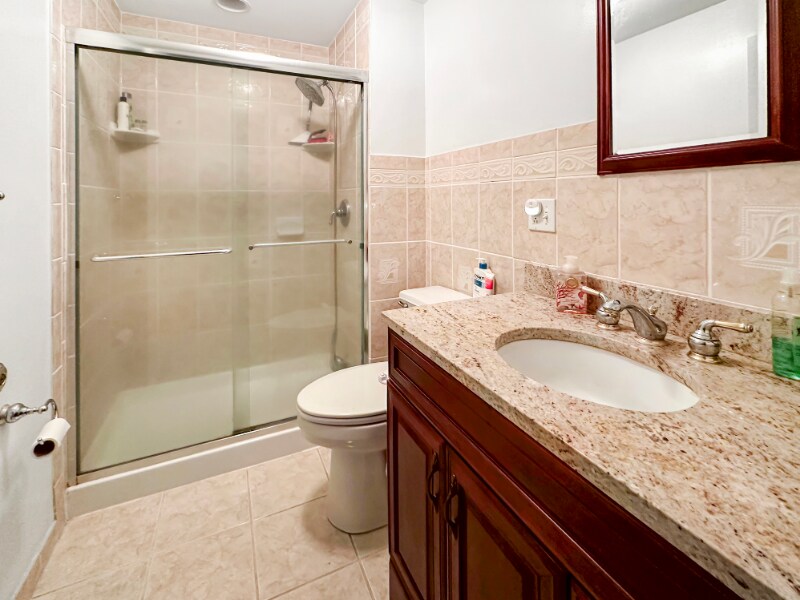 6636 Isle of Skye Dr in Highland, MD - Building Photo