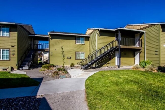 property at 405 SW 11th St