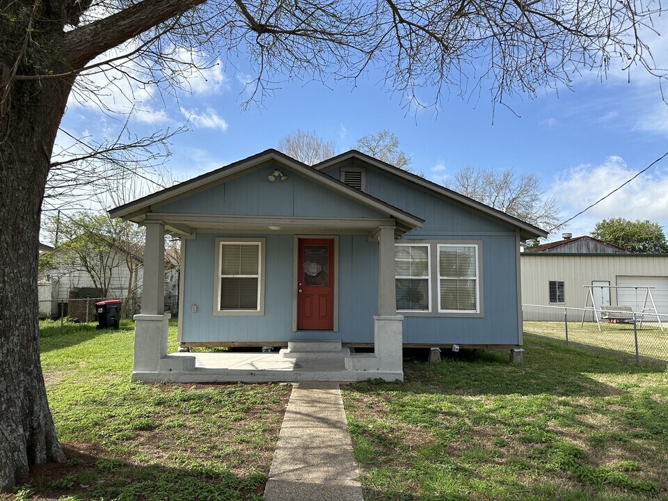 836 Stewart St in Lafayette, LA - Building Photo