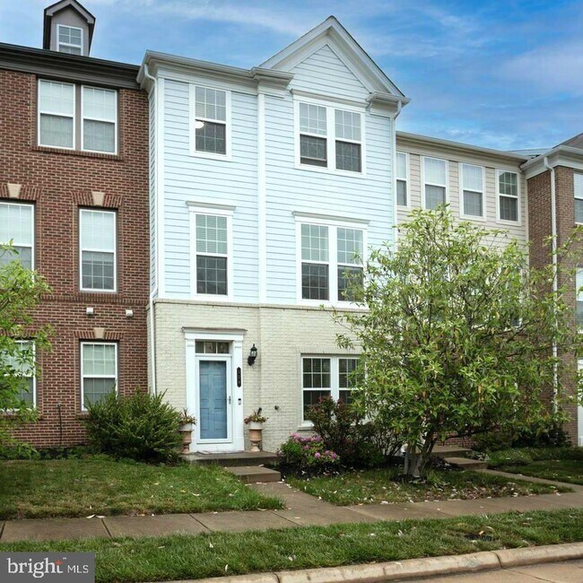 property at 328 Pink Azalea Terrace SE