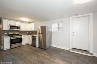 5021 S Indiana Ave in Chicago, IL - Building Photo - Building Photo