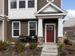 5204 Hampton St NE in Prior Lake, MN - Building Photo - Building Photo