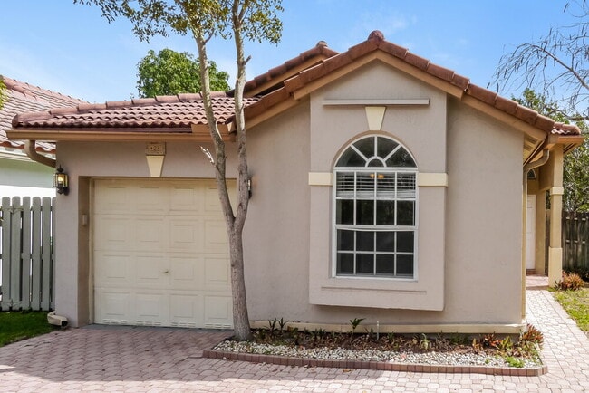 property at 428 Lakeside Cir