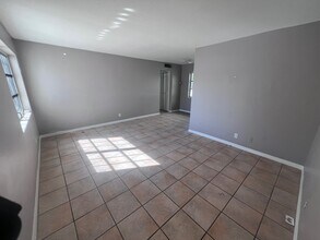 627 SE 4th Ave in Fort Lauderdale, FL - Building Photo - Building Photo