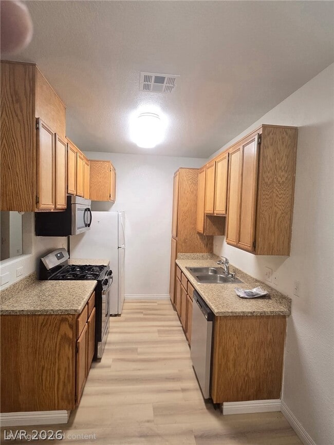property at 4730 E Craig Rd
