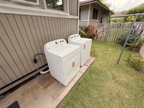 707 Kihapai Plz, Unit #2 in Kailua, HI - Foto de edificio - Building Photo