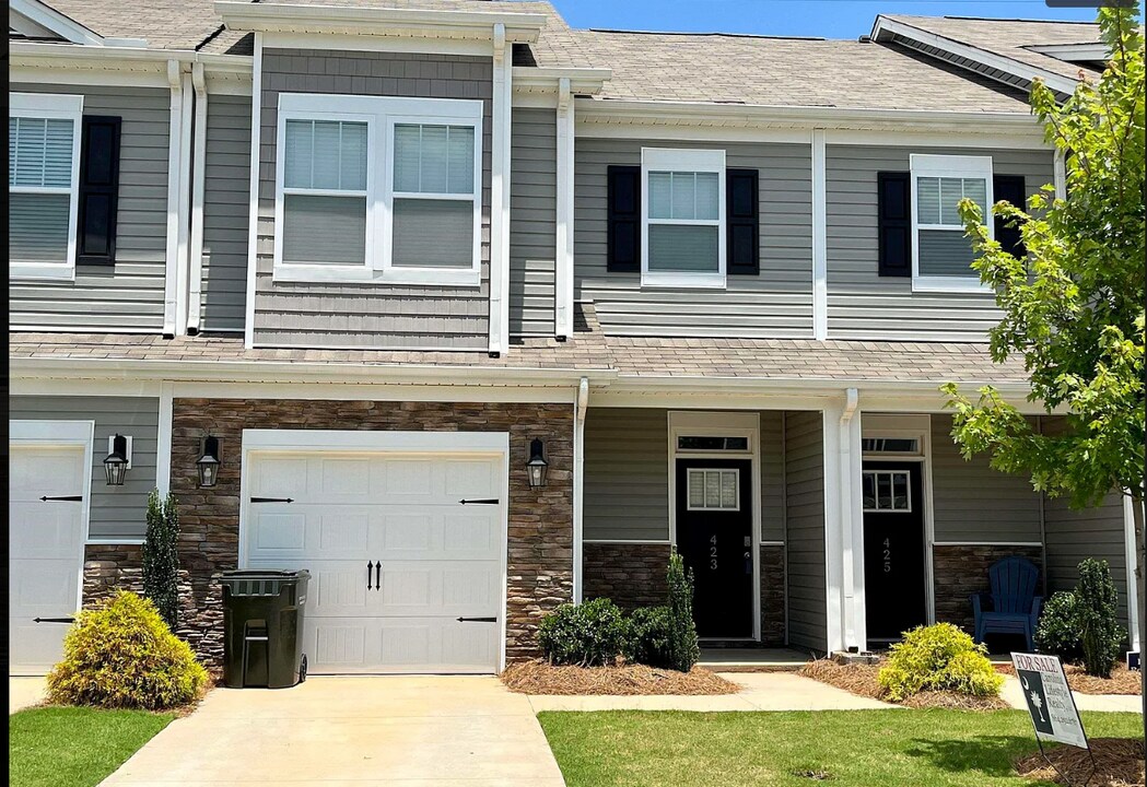 423 Yellow Fox Rd in Greer, SC - Building Photo