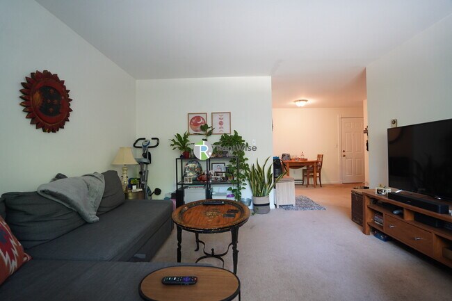 11 Embassy Rd in Boston, MA - Building Photo - Building Photo