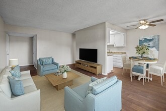 Los Arbolitos Oxnard Apartments in Oxnard, CA - Building Photo - Building Photo