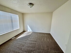 5082 W Wind Rock Ln in Herriman, UT - Building Photo - Building Photo