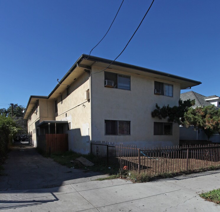 2031 Sichel St in Los Angeles, CA - Foto de edificio