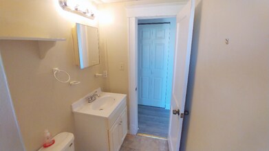2646 N Calvert St in Baltimore, MD - Building Photo - Building Photo