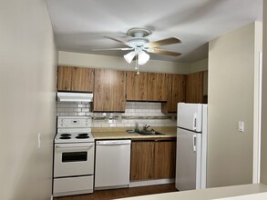 45749 Spadina Ave in Chilliwack, BC - Building Photo - Building Photo