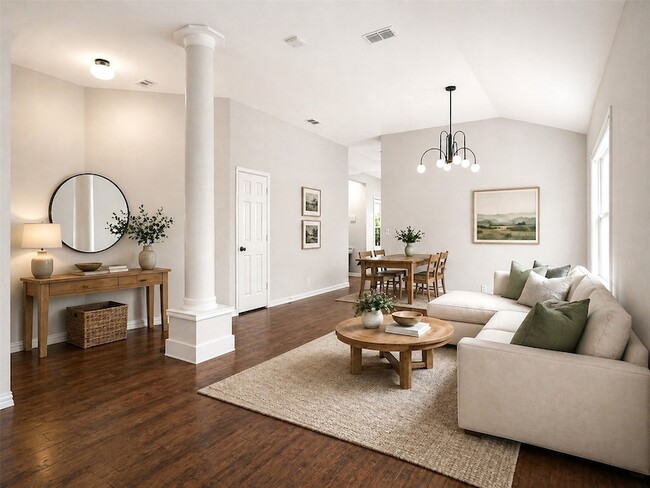 1817 Newton Dr in Flower Mound, TX - Foto de edificio - Building Photo