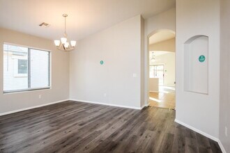 614 E Jeanne Ln in San Tan Valley, AZ - Foto de edificio - Building Photo