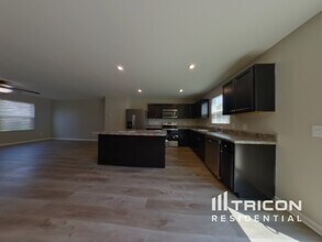 120 Castlebrook Dr in Greenville, SC - Building Photo - Building Photo