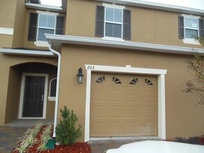 203 Wentworth Grande Dr in Daytona Beach, FL - Building Photo - Building Photo