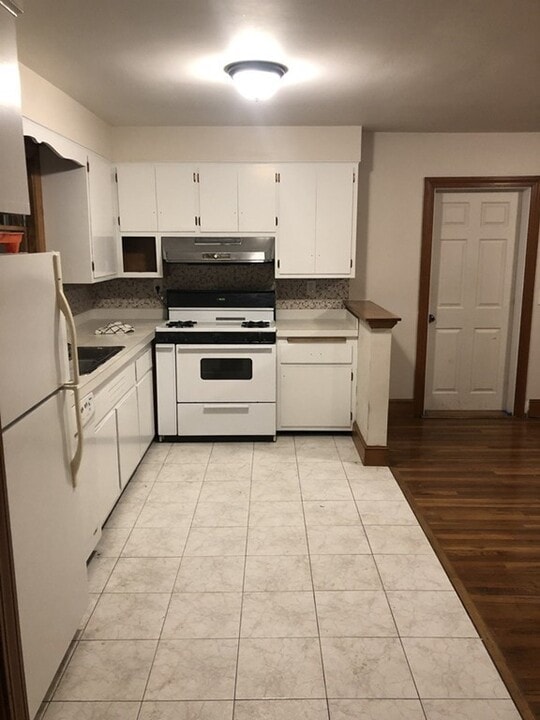 40 Alfred St, Unit 1 in Medford, MA - Building Photo