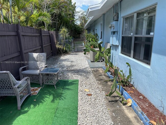 1215 NE 3rd Ave in Fort Lauderdale, FL - Building Photo - Building Photo